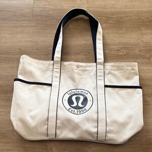 NWOT Lululemon large tote
